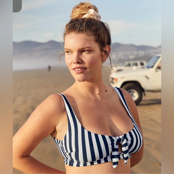 aerie Other - NWT Aerie Printed Tie Banded Wide Strap Scoop Bikini Top - Size Medium